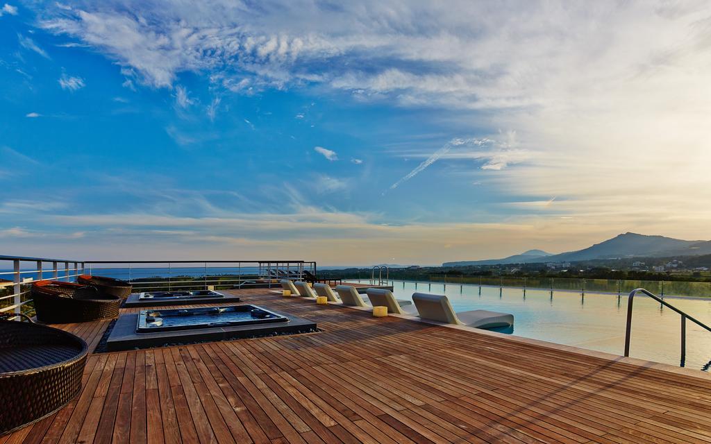 Kensington Jeju Hotel Buitenkant foto The Sky Bar