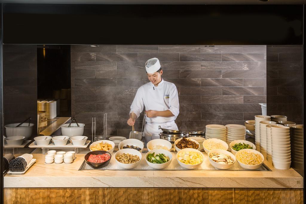 Kensington Jeju Hotel Buitenkant foto A live kitchen at a hotel