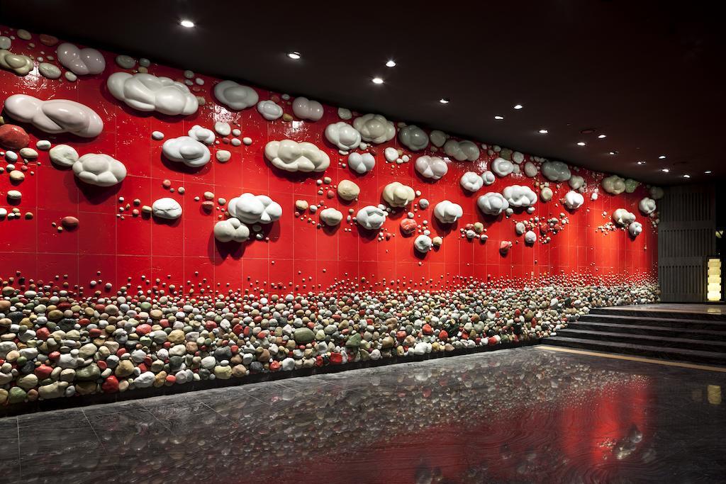 Kensington Jeju Hotel Buitenkant foto The wall of the main hall