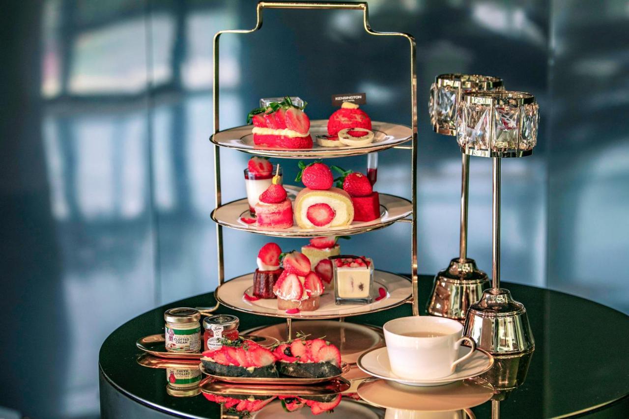 Kensington Jeju Hotel Buitenkant foto Afternoon tea at the Mandarin Oriental, Hong Kong